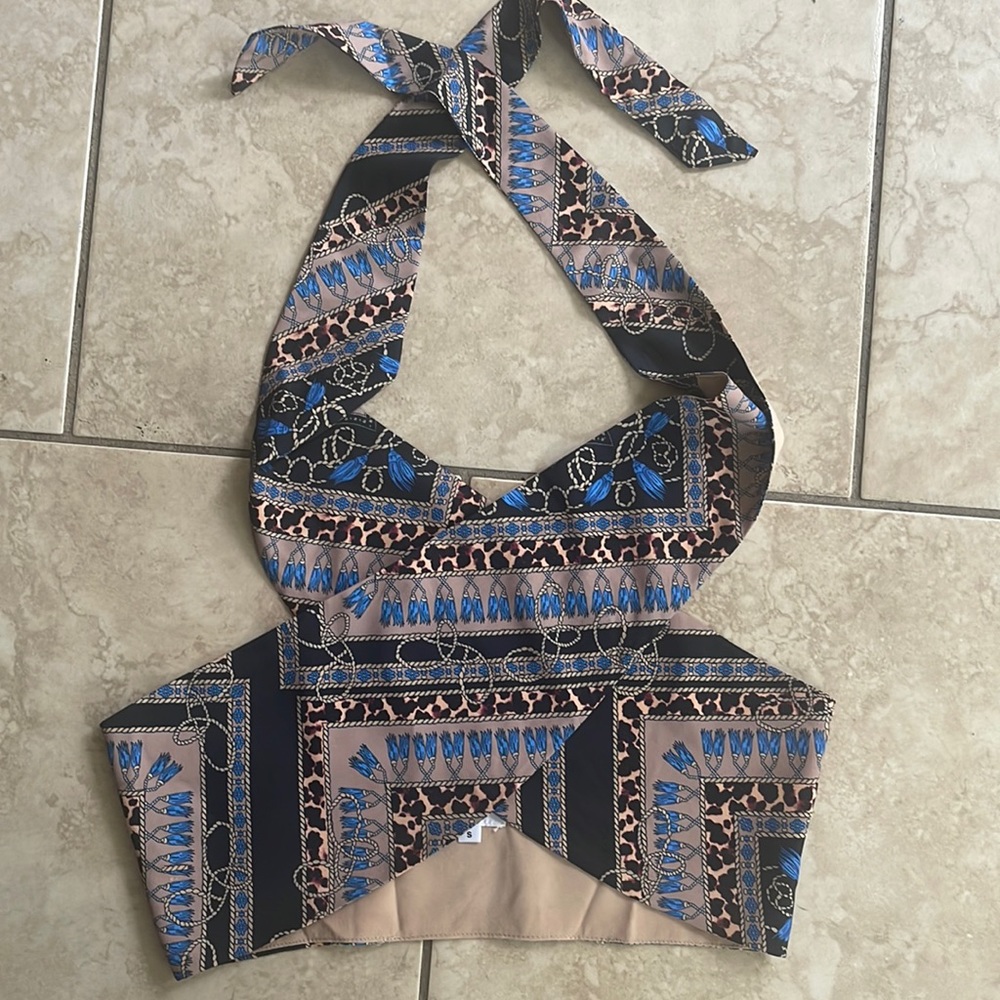 Superdown scarf tie halter top size Small